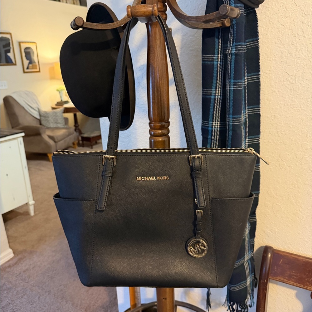 Michael Kors Elegant Black Tote